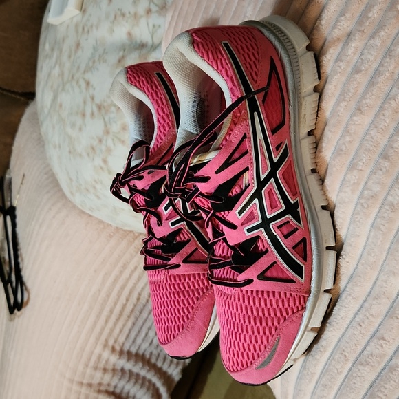 Asics Shoes - Asics size 11 gel blur 33 pink tennis shoes